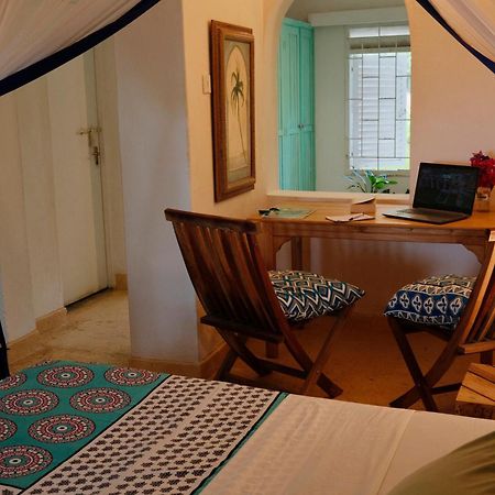 Salty'S Kitesurf Village Kilifi Exterior foto